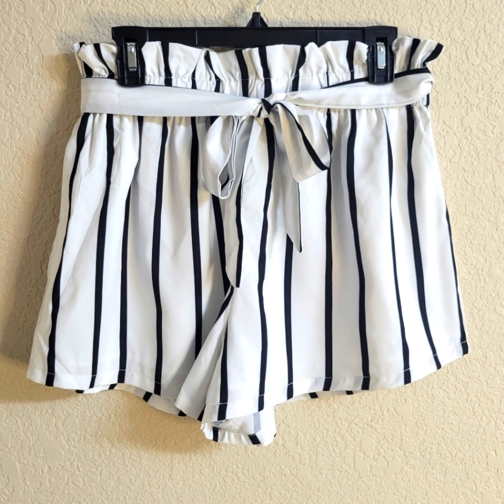Black & White striped dress shorts XL